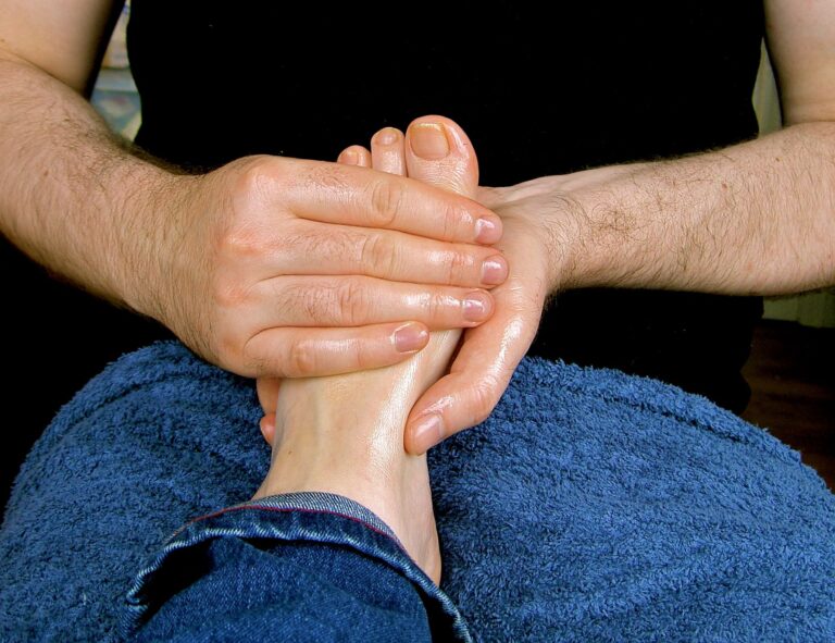 Relieve Muscle Tension with Malay Tui Na Massage Relieve Muscle Tension with Malay Tui Na Massage
